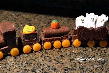 Halloween Ghost Train Cake Halloween Ghost Train Cake